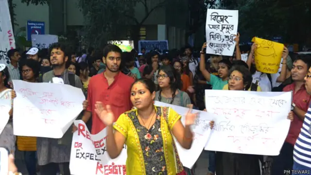 'किस ऑफ़ लव' अभियान