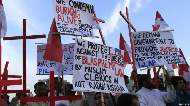 पाकिस्तान में ईशनिंदा कानून के खिलाफ विरोध प्रदर्शन