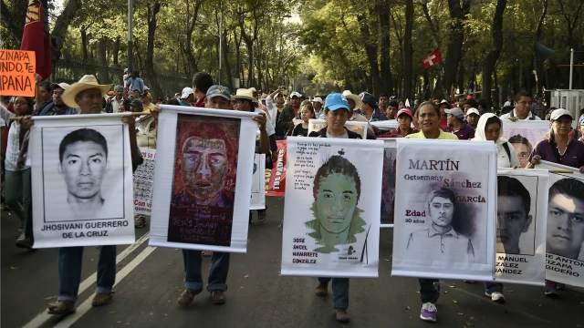  گینگ کا کہنا تھا کہ یہ طلبا پولیس نے ان کے حوالے کیے تھے