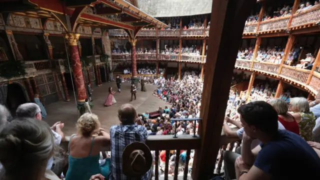 اس منصوبے کے لیے برٹش کونسل، لندن کے میئر اور ایک نامعلوم عطیہ کنندہ کی مدد سے گلوب کو پانچ لاکھ یورو ادا کیے گئے ہیں