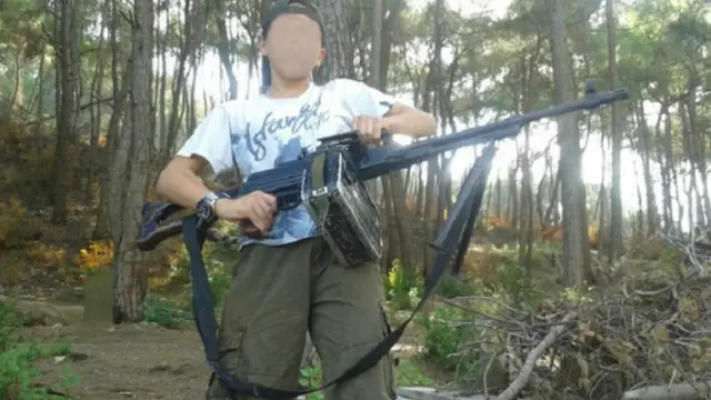 آباء يرسلون بعض الجهاديين الصغار إلى معسكرات للتدريب على السلاح