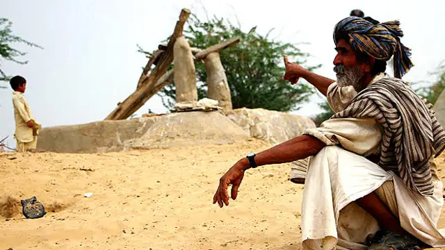 سندھ کے وزیر اعلیٰ سید قائم علی شاہ صوبائی اسمبلی کے فلور پر دعویٰ کر چکے ہیں کہ ایک بھی بچے کی ہلاکت بھوک سے نہیں ہوئی