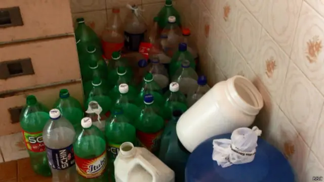 Garrafas de água / Crédito: BBC Brasil