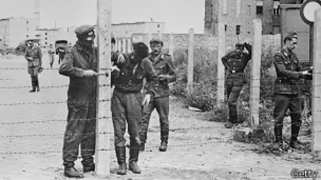 Soldados en Berlín oriental