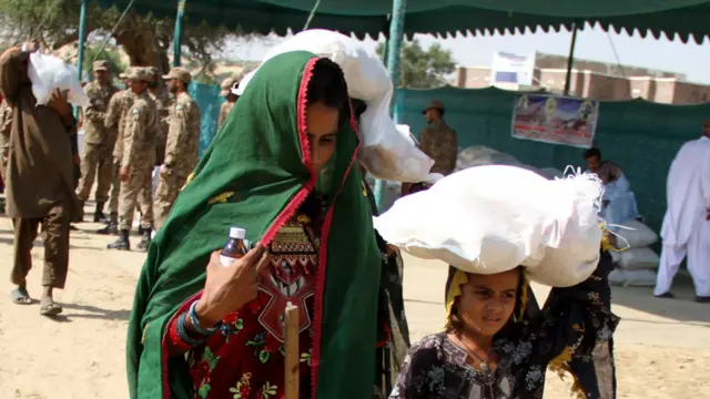 سندھ کے وزیر اعلی قائم علی شاہ اور سندھ کے وزیر اطلاعات شرجیل امام میمن سے وضاحت طلب کی گئی ہے۔