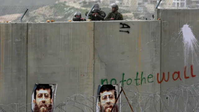 "Стена безопаности", разделяющая Израиль и Западный берег реки Иордан