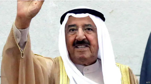 كلف امير الكويت بالاشراف على جهود المصالحة بين قطر وجاراتها الخليجيات