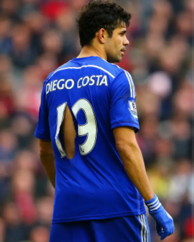 Kaos Diego Costa robek dalam pergumulan dengan pemain Liverpool