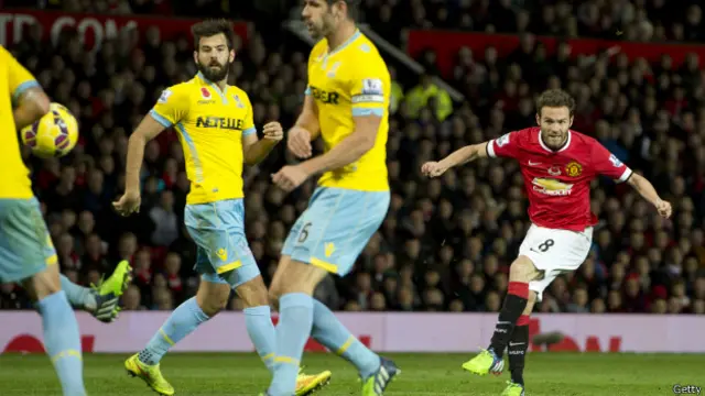 Juan Mata langsung mengubah permainan United sejak diturunkan sebagai pemain pengganti.