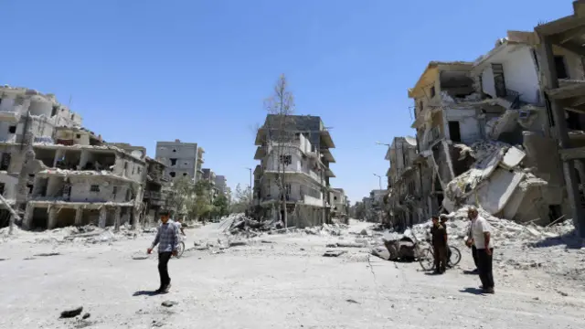 شام کے صدر بشار الاسد کے خلاف سنہ 2011 سے شروع ہونے والی شورش میں اب تک دو لاکھ افراد مارے جا چکے ہیں