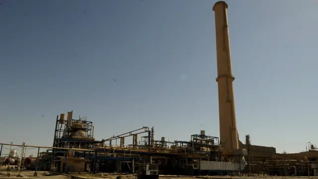 دولتِ اسلامیہ نے عراق کے تیل صاف کرنے والے والے سب سے بڑے کارخانے بیجی پر جون میں قبضہ کر لیا تھا