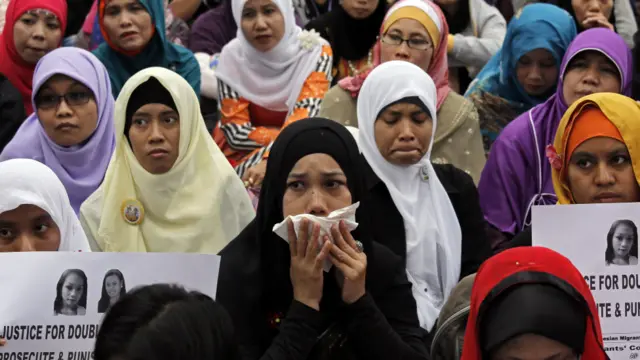 魯裏克•朱廷被控謀殺罪，他沒有申請保釋，周一將接受庭審。悼念者希望能夠有公正的判決。