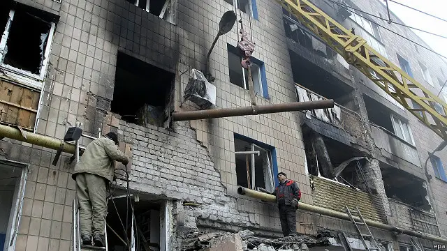 ثمة مخاوف من اندلاع صراع شامل من جديد بعدما أجرى الانفصاليون انتخابات يوم الأحد في تحدي للحكومة الأوكرانية والدول الغربية