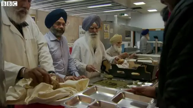 लंगर में सिख