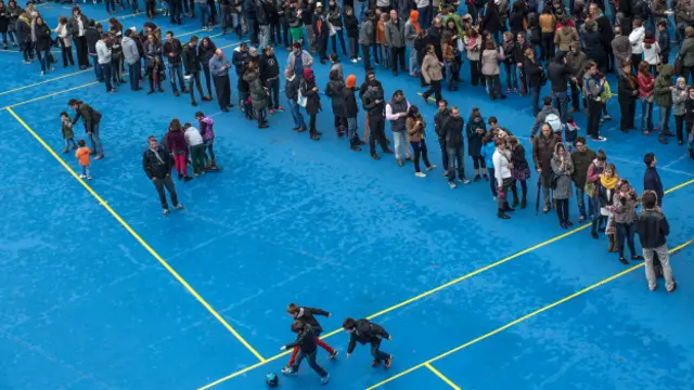 В голосовании приняли участие более 2 миллионов каталонцев