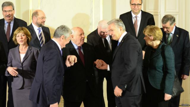 Горбачев и члены правительства Германии