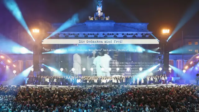 La actuación de un coro.