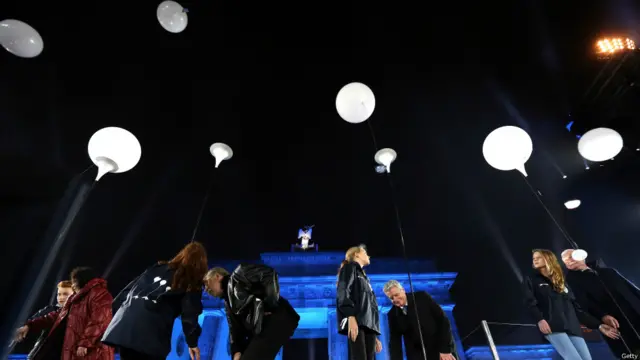 peringatan tembok berlin