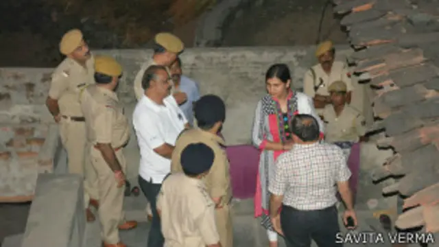 महिला के साथ बर्बरता