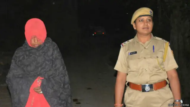 महिला के साथ बर्बरता