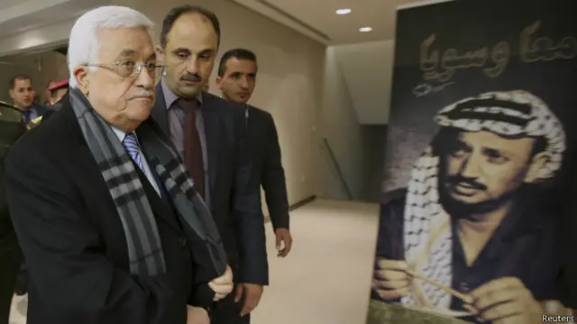 حمل عباس في خطابه قيادة حماس المسؤولية عن تفجير منازل قيادات حركة فتح بغزة. 