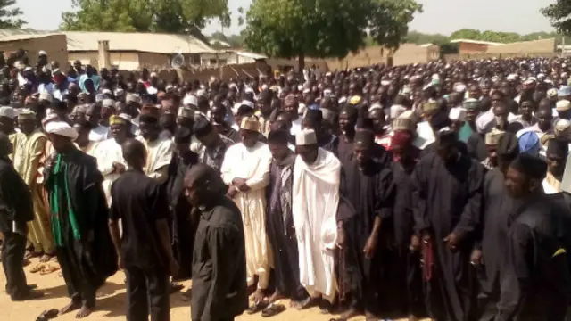 आक्रमणमा मारिएका विद्यार्थीहरुको चीर-शान्तिको निम्ति सामूहिक प्रार्थना गरिएको थियो