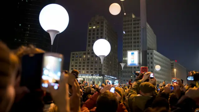 Святкування падіння Берлінської стіни