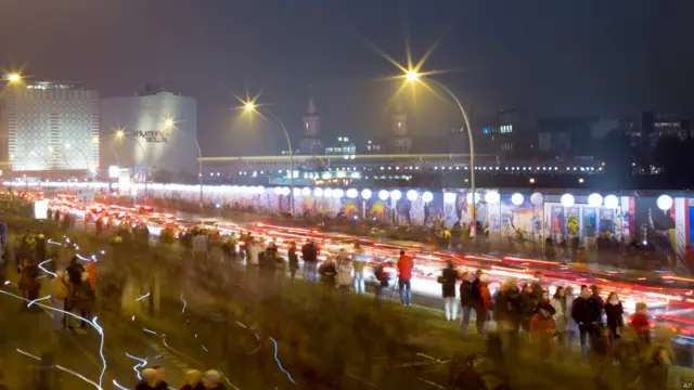 Святкування падіння Берлінської стіни