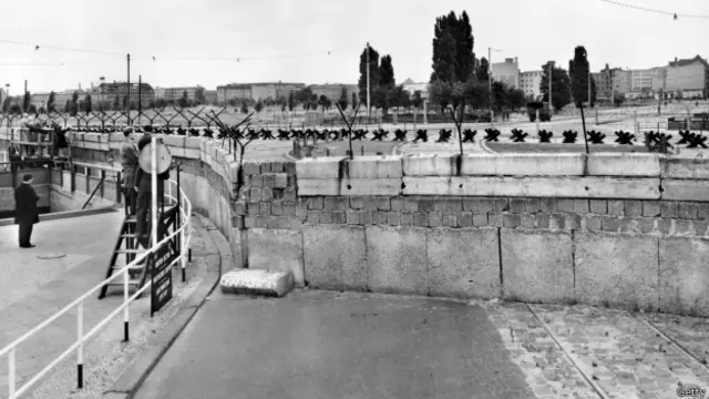 Так выглядела Берлинская стена со стороны Потсдамской площади в 1961 году