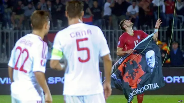 15 октября во время матча в Белграде над полем появился беспилотник с флагом албанских националистов