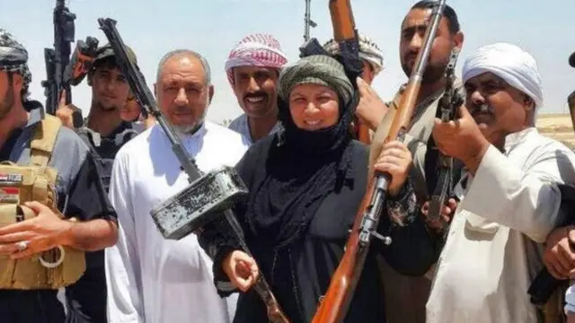 أميمة، أم لأربعة أطفال، قتلت في معركة بعد أن حملت السلاح لقتال متشددي تنظيم الدولة الإسلامية