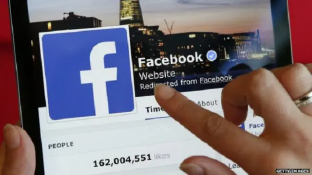 فیس بک موبائل فون پر میسجنگ کی خدمات فراہم کرانے والی سرفہرست سروس بننے کی خواہاں ہے