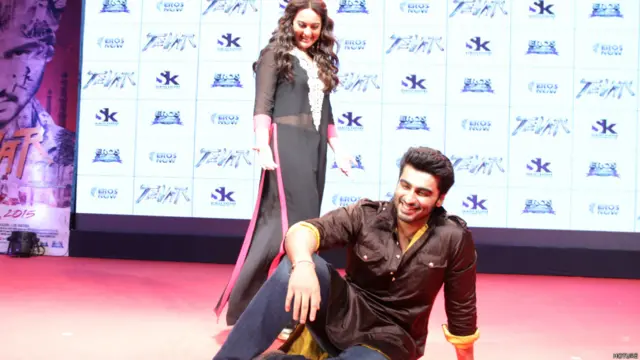  सोनाक्षी सिन्हा, अर्जुन कपूर 