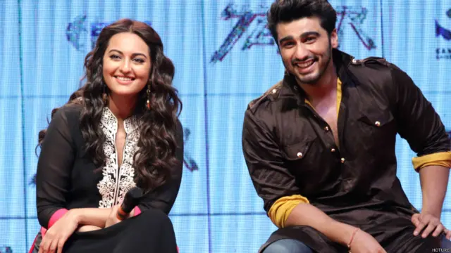  सोनाक्षी सिन्हा, अर्जुन कपूर 