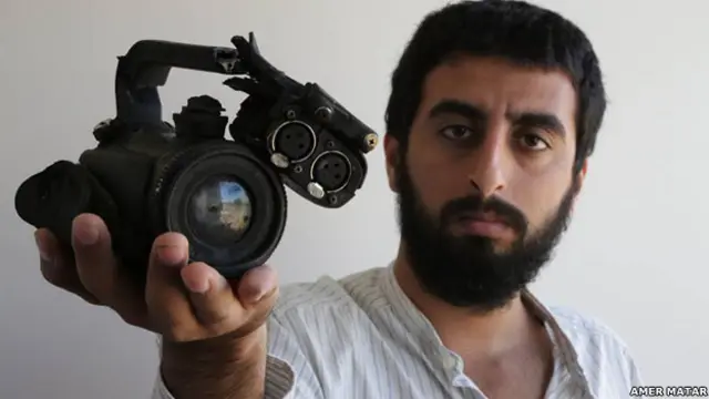 دوربین محمد مطر در دست برادرش عامر