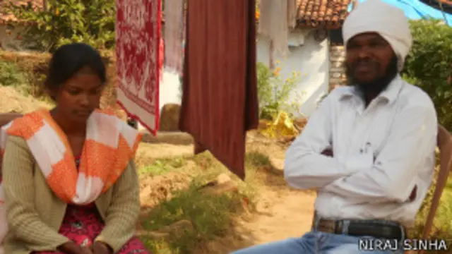 पत्नी के साथ बिमल असुर 