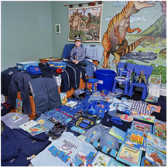 Fotógrafa retrata criançasbanca apostas esportivasseus quartos para debater o efeito do marketing sobre a preferência por coresbanca apostas esportivasmeninos e meninas (JeongMee Yoon)