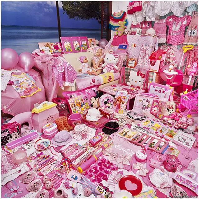 Fotógrafa retrata criançasbanca apostas esportivasseus quartos para debater o efeito do marketing sobre a preferência por coresbanca apostas esportivasmeninos e meninas (JeongMee Yoon)