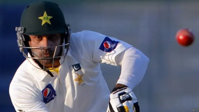 پاکستان کی جانب سے محمد حفیظ نے 23 چوکوں اور تین چھکوں کی مدد سے 178 رنز بنائے