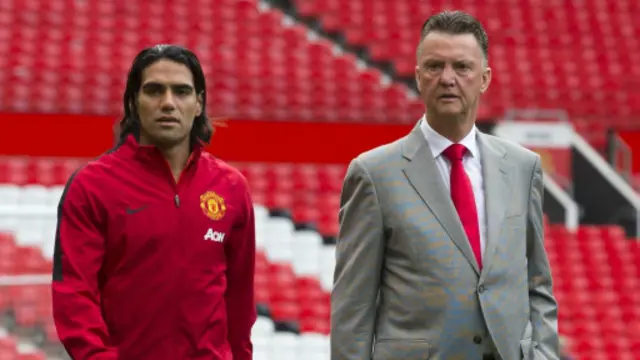 法爾考（左）與曼聯主帥範加爾