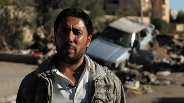 محمد و خانواده اش پس از تصرف شهر توسط شورشیان، برای سه هفته با ترس در یک زیرزمین زندگی کردند