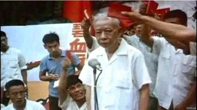 中华人民共和国前国家主席刘少奇在文革中被迫害致死，但分析人士认为他也是罪恶历史的推波助澜者。