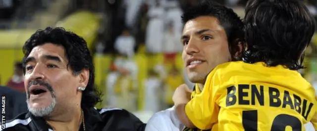 Abuelo, papá e hijo. Agüero superó la marca de precocidad que Maradona había establecido en 1976.