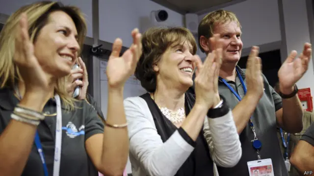 Ученые радуются посадке кометы