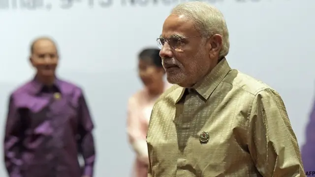 आसियान शिखर सम्मेलन में नरेंद्र मोदी