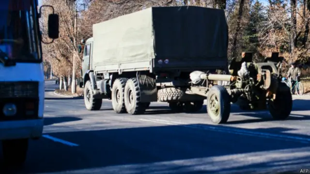 Военная колонна в Донецке