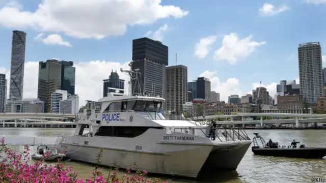 اس موقعے پر سکیورٹی کے سخت انتظامات کیے گئے ہیں اور تقریبا چھ ہزار پولیس تعینات کی گئی ہے