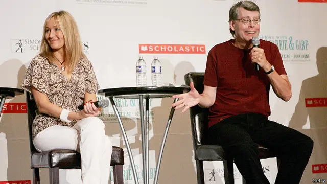 Джоан Роулинг и Стивен Кинг на пресс-конференции