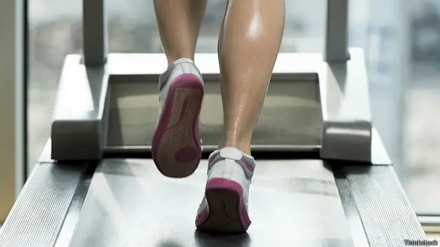 На беговой дорожке