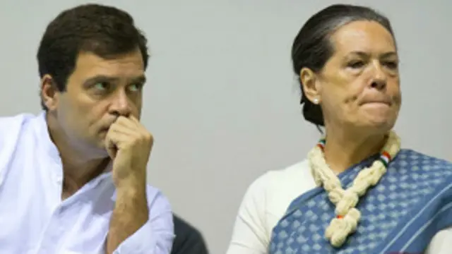 कांग्रेस के कुछ नेता राहुल गांधी को नेतृत्व सौंपने के ख़िलाफ़ हैं.